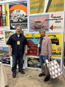 À droite sur la photo, M. Hiramatsu grand collectionneur Ferrari.